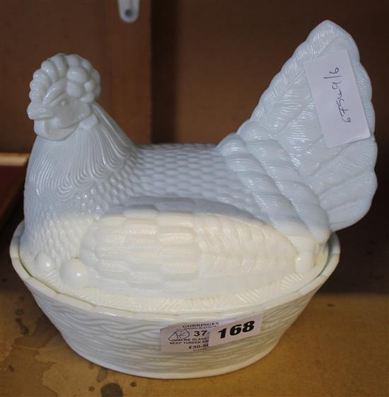 Opaline glass Hen on nest tureen and cover(-)